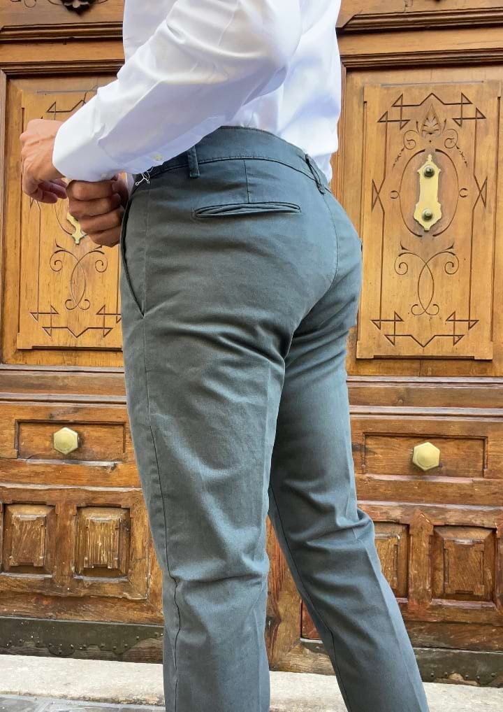 Pantalones chinos slim fit gris