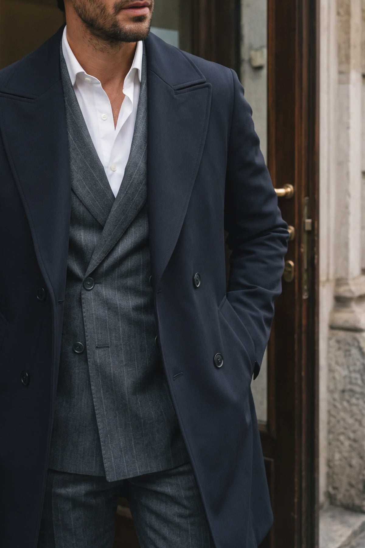 gabardina hombre elegante