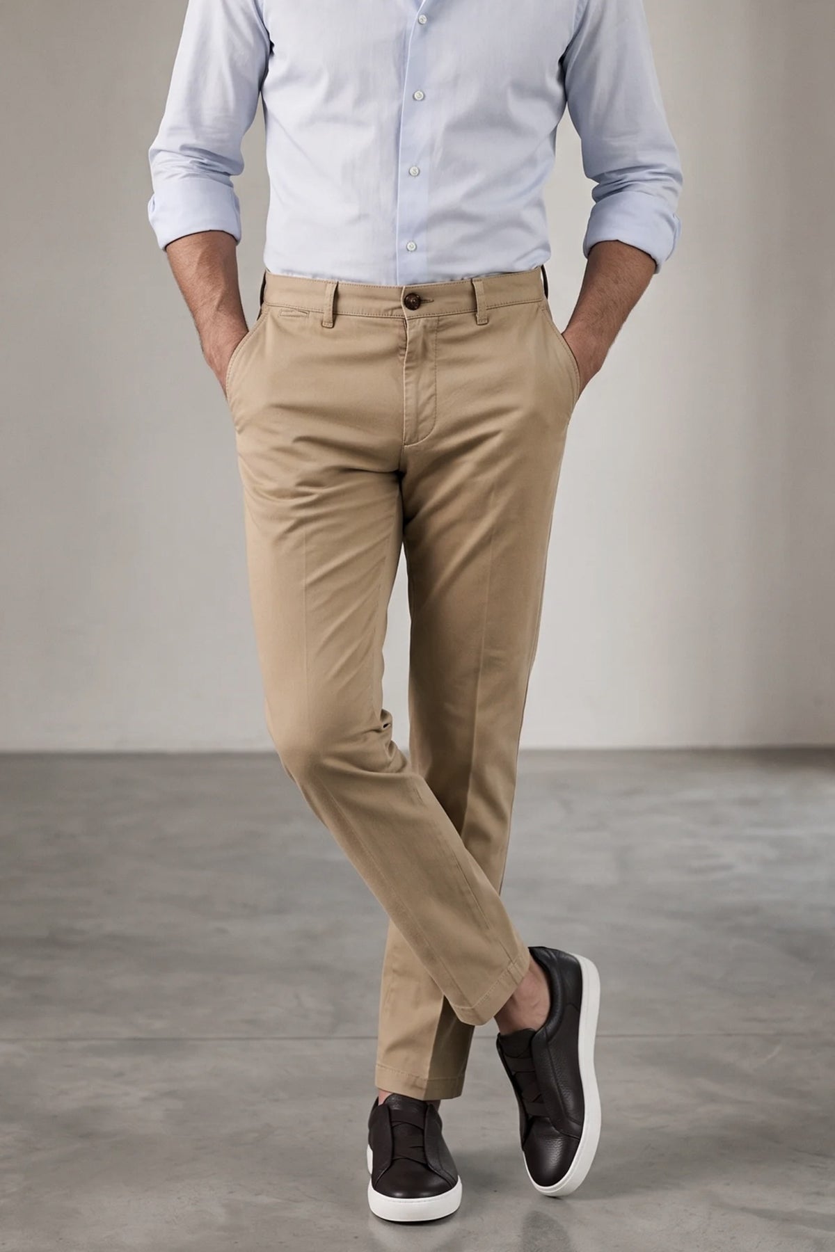 Pantalón chino slim para hombre color camel. Made in Italy
