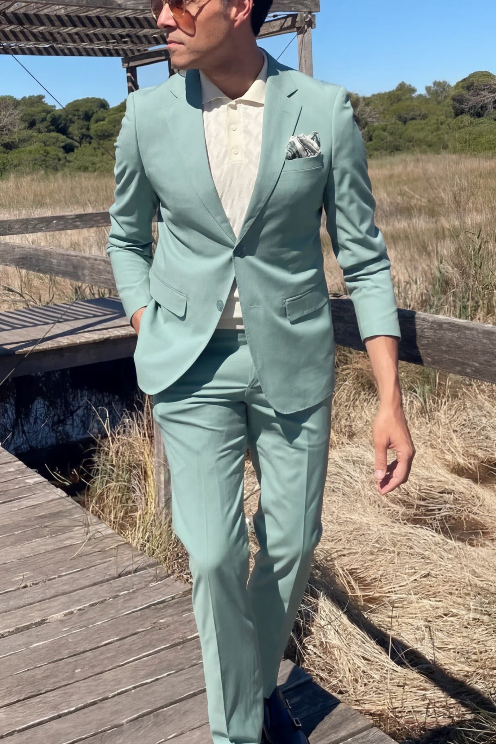 Video del traje de verano para hombre Portofino. Estilo italiano para eventos.