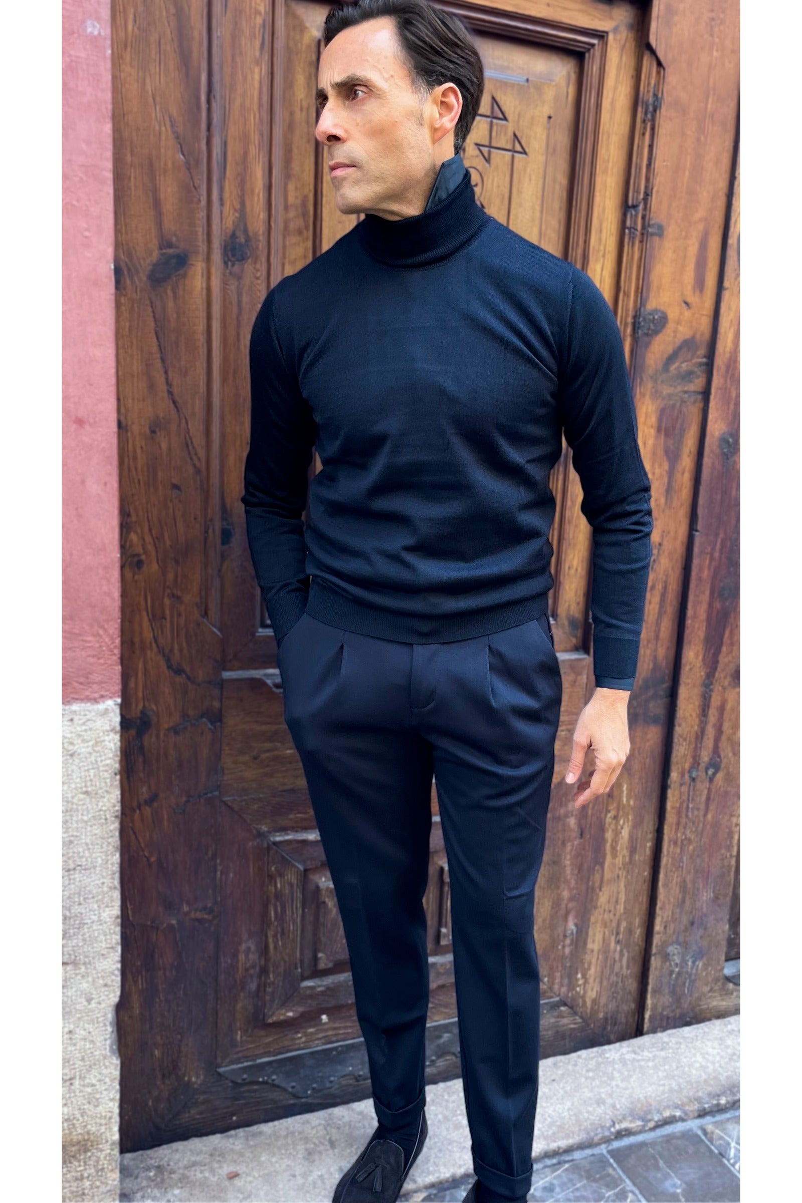 Total look azul marino para hombre con jersey de cuello alto Alessandro, estilo italiano elegante