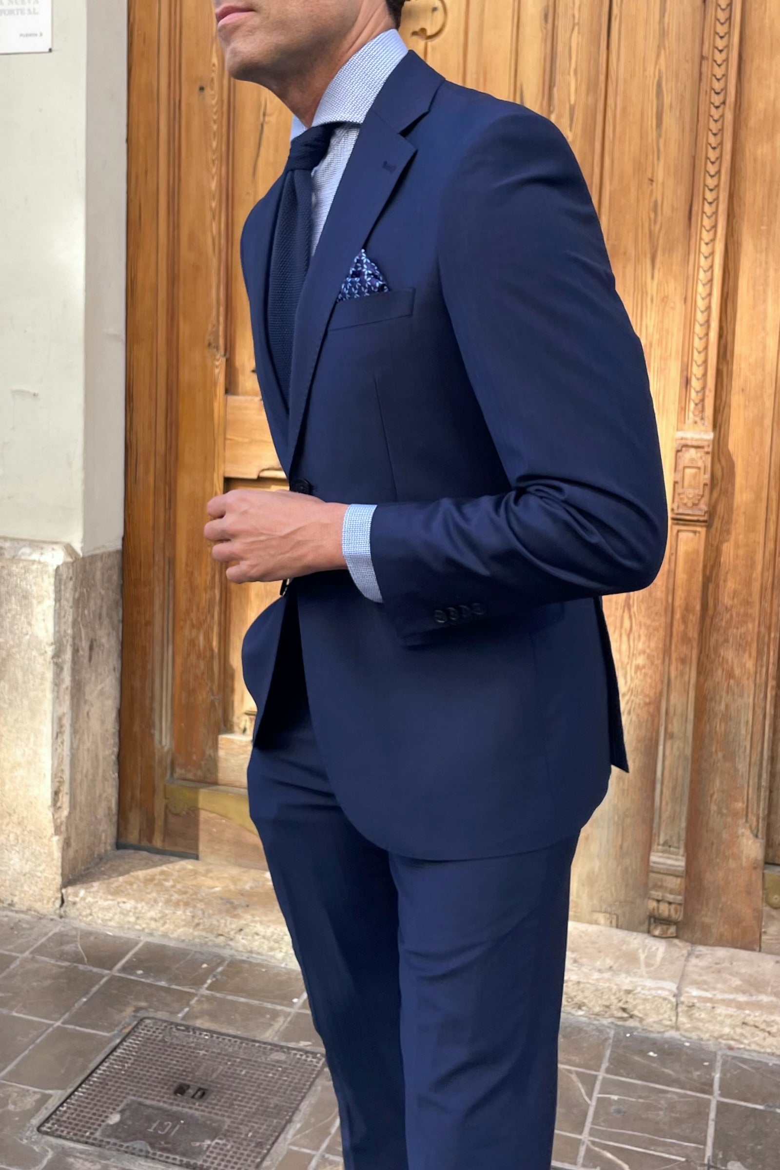 Traje para invitado a boda elegante. Estilo italiano
