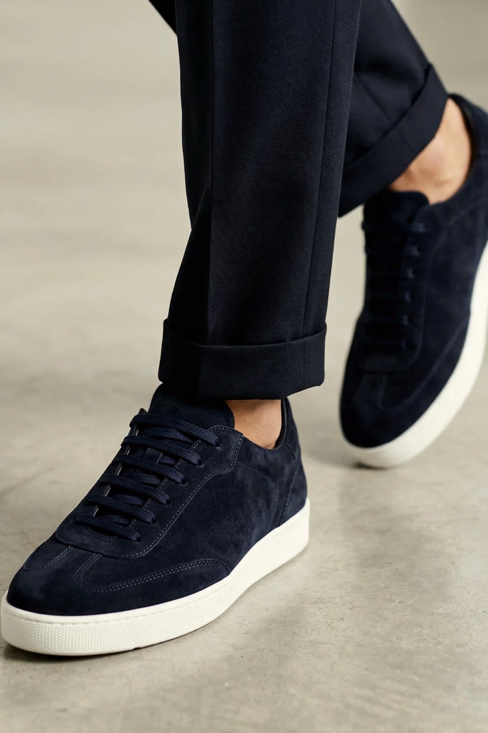 Zapatillas de vestir para hombre en serraje azul marino. Made in Italy