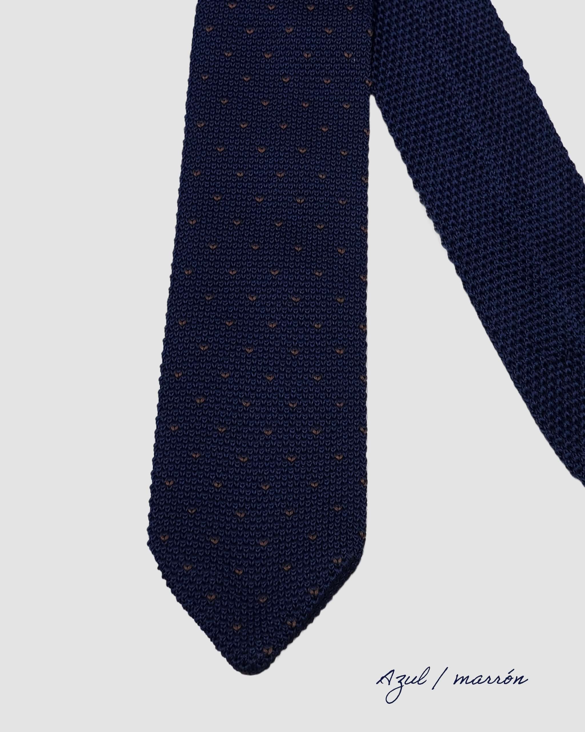 Pinpoint Tricot Tie