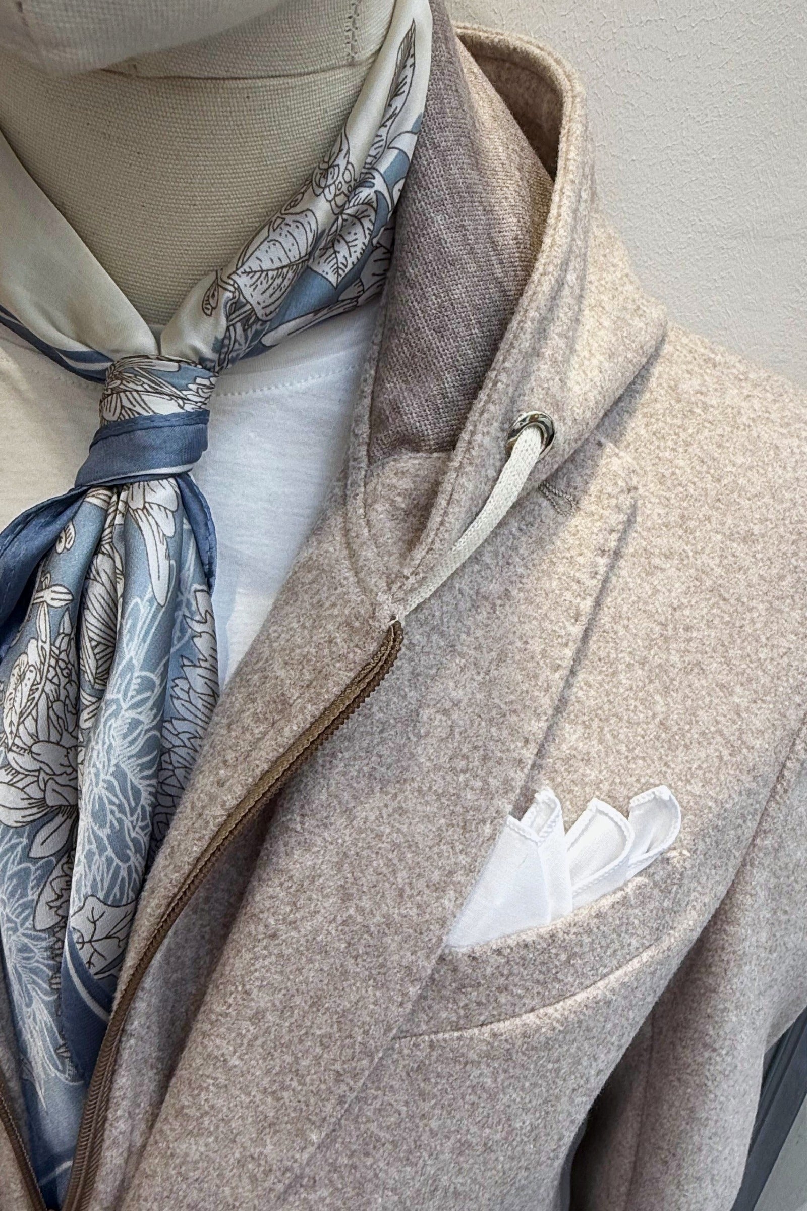 Americana capucha Roberto