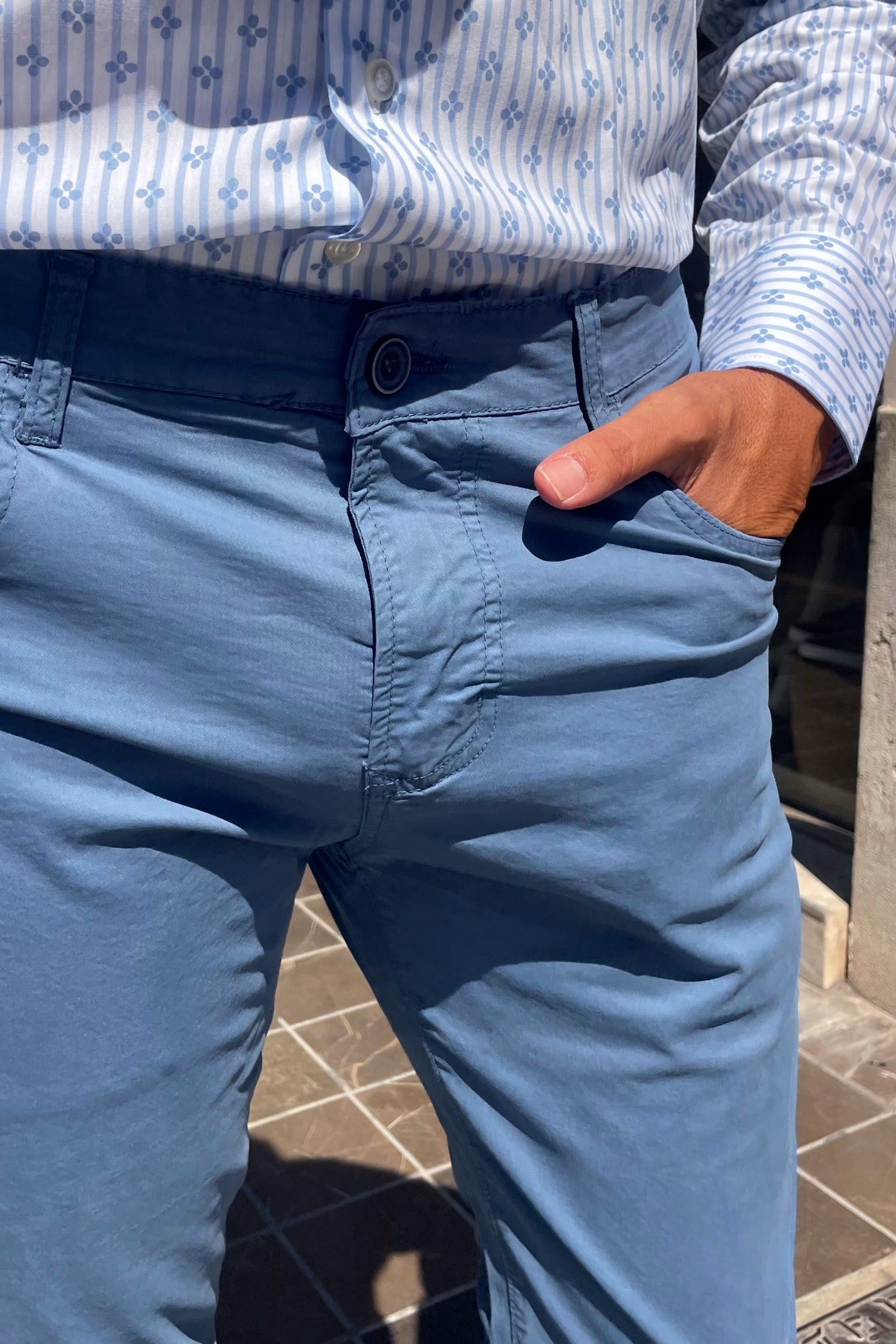 Pantalón cinco bolsillos
