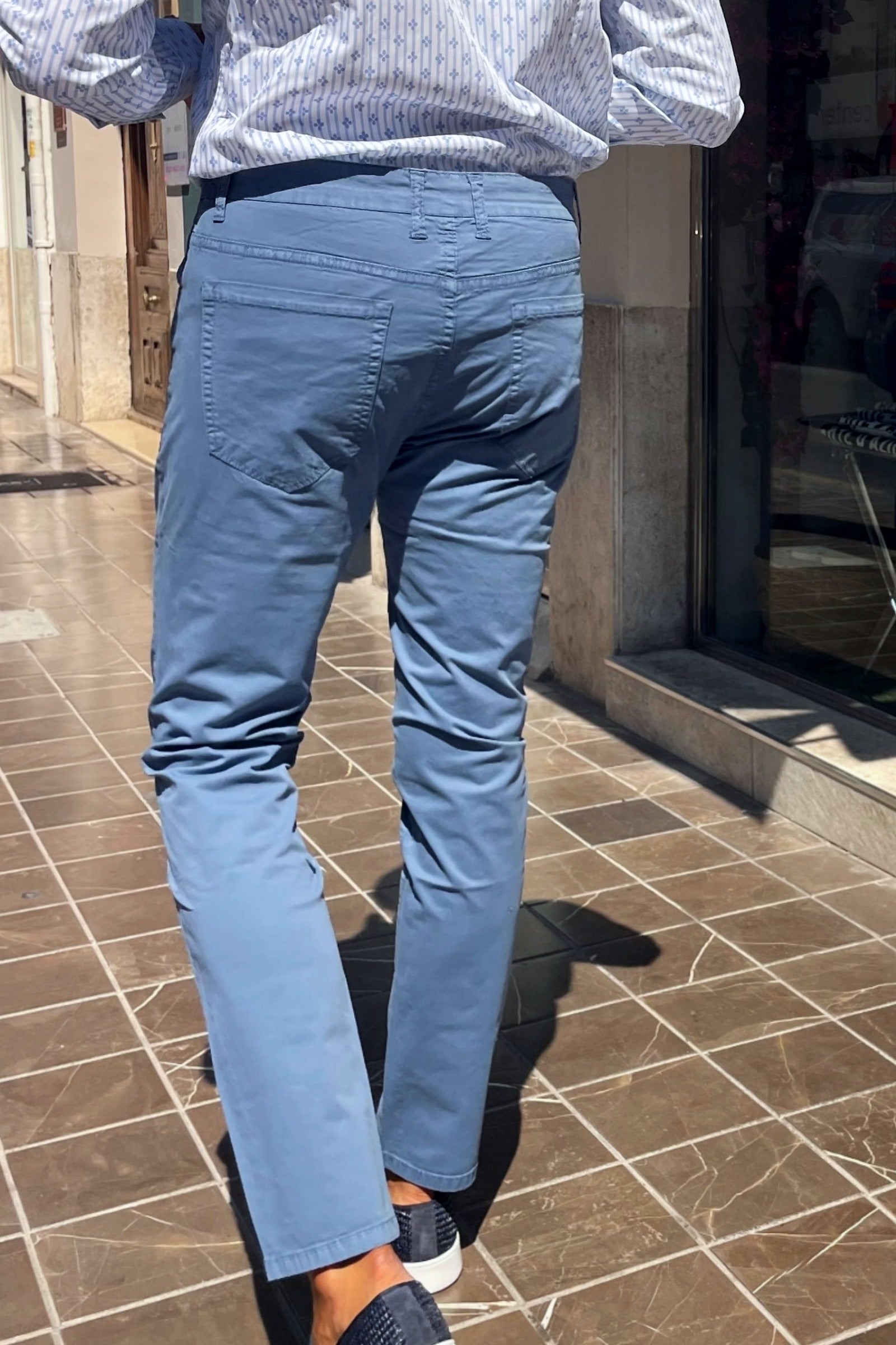 Pantalón cinco bolsillos
