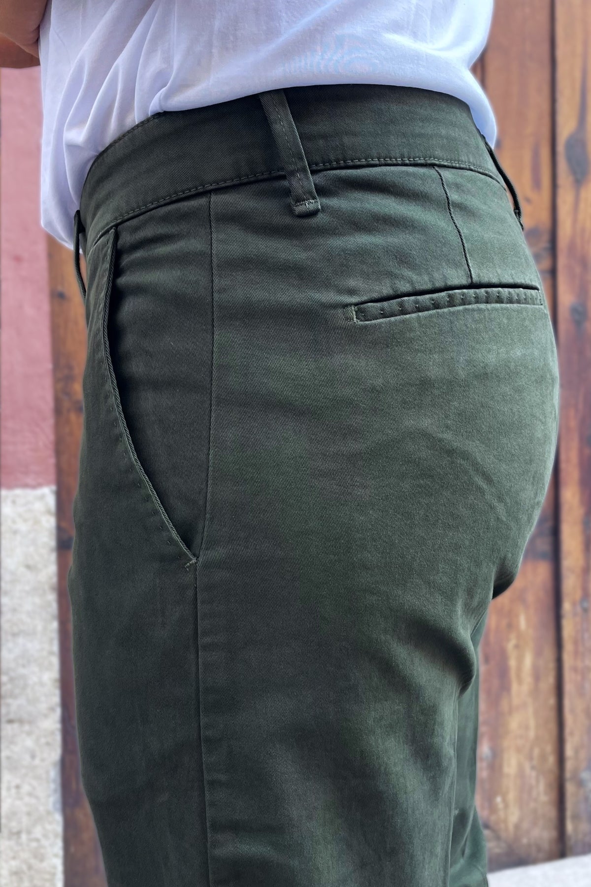 Pantalón chino Vesuviani
