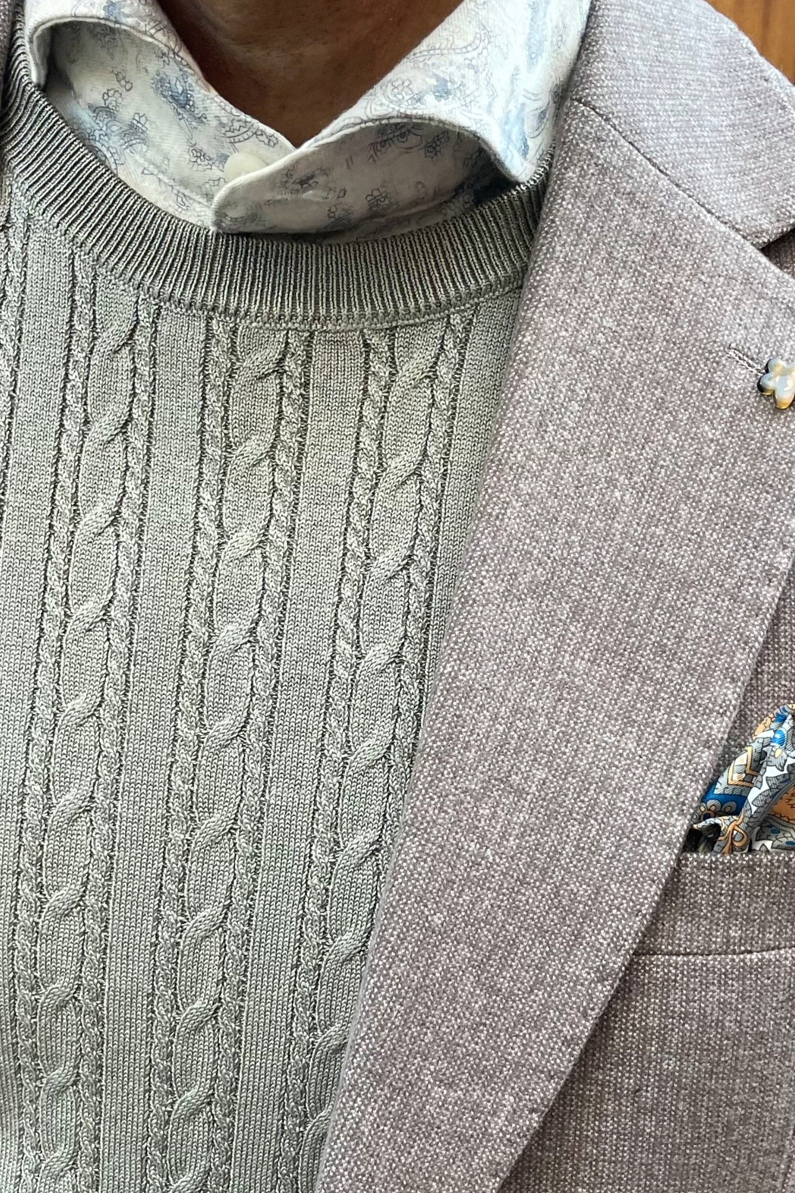 Tejido jersey trenzado verde claro de hombre