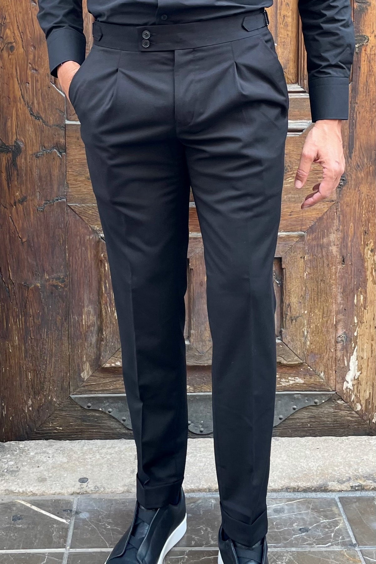 Pantalones hombre de vestir negros. Modelo Gurkha.