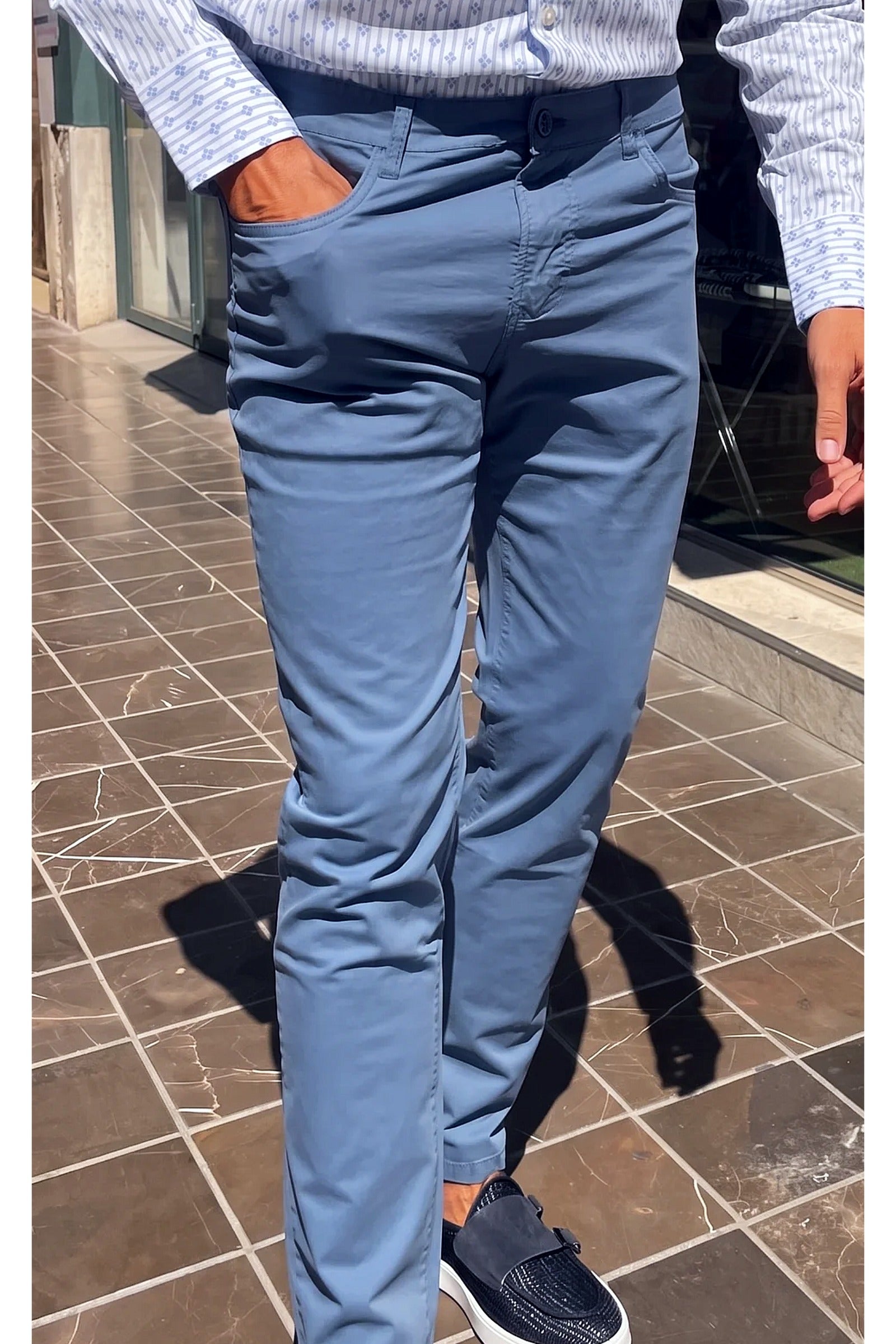 Pantalón cinco bolsillos