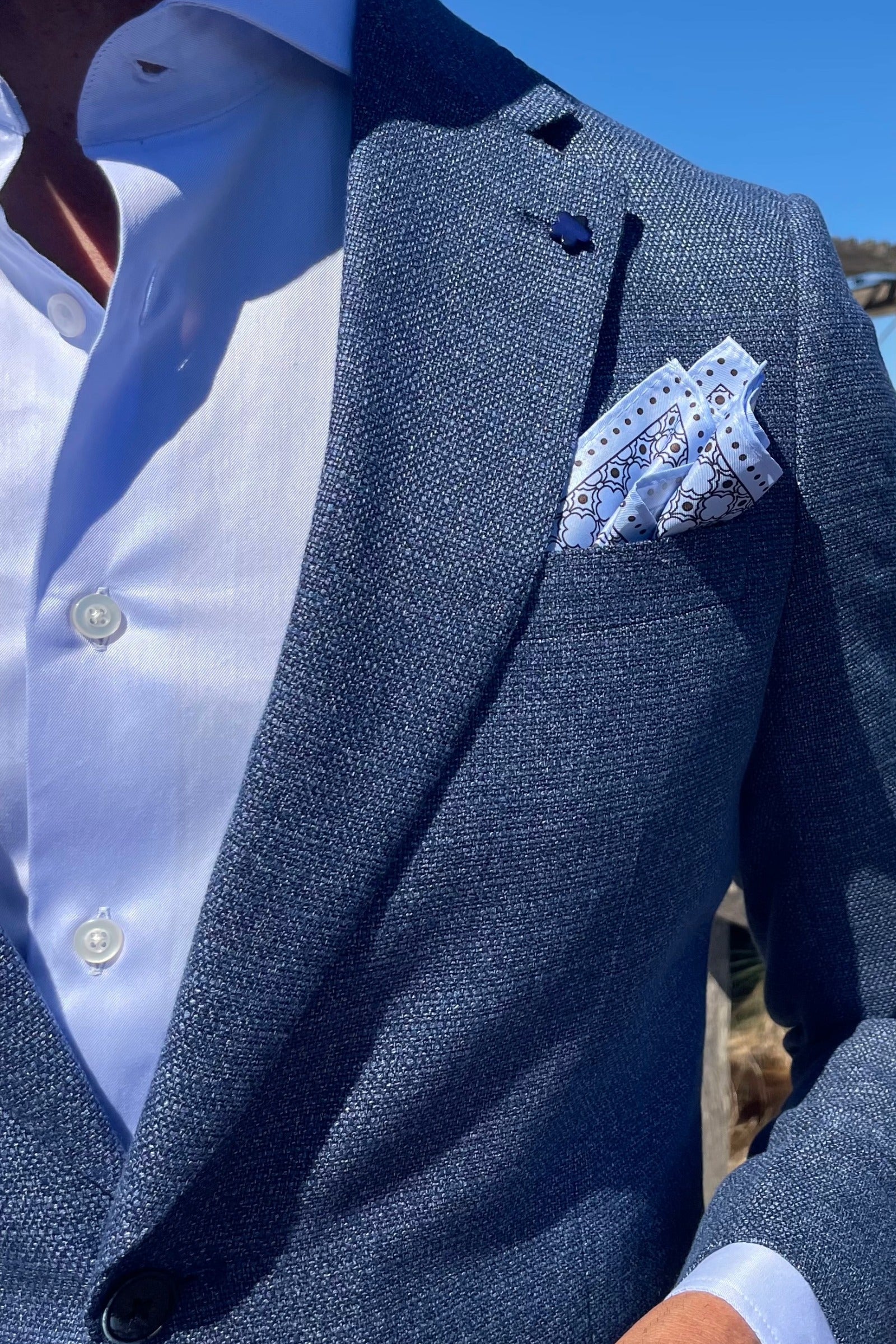 Video del outfit de verano para hombre. Elegante y masculino. Estilo italiano.