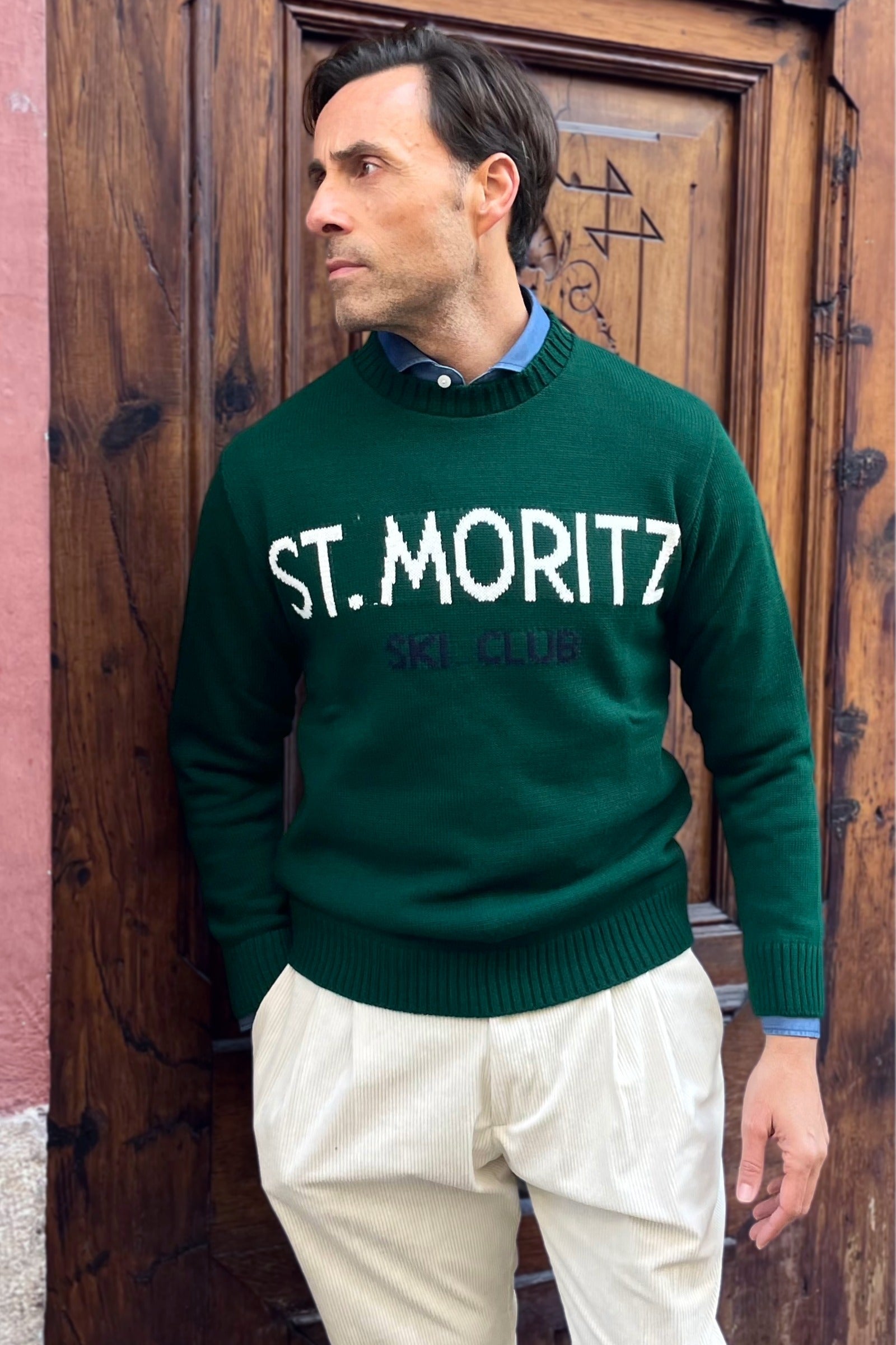 Outfit de invierno para hombre con jersey y pantalones de pana - UOMOMANIA